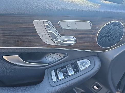 Used 2020 Mercedes-Benz GLC 300 4MATIC image 15