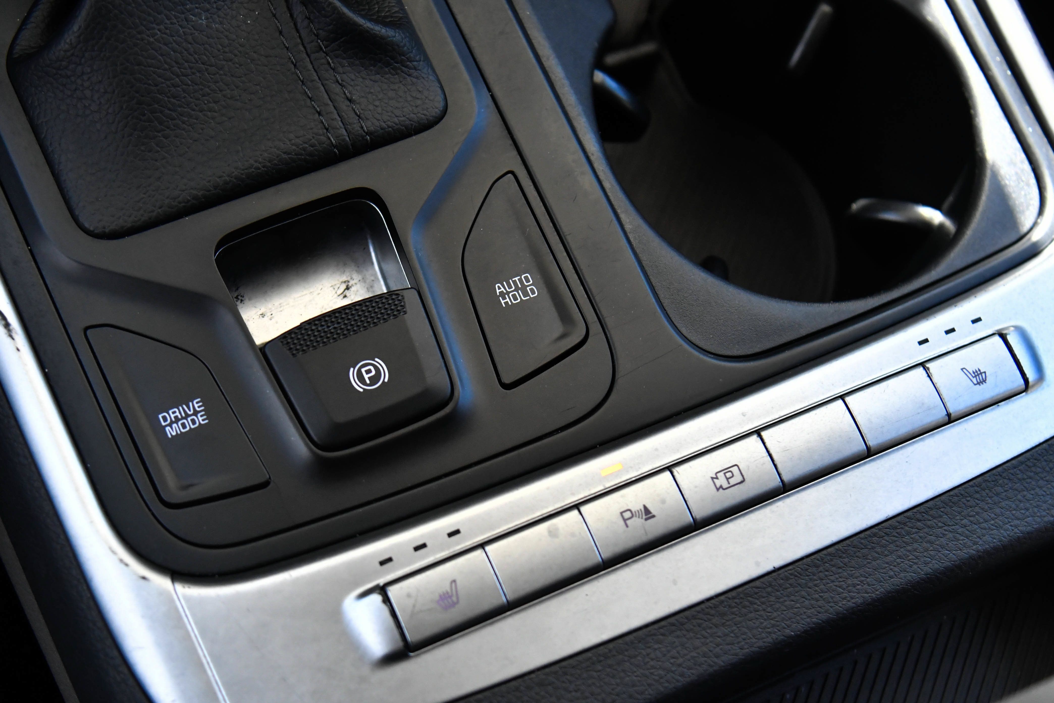 Used 2025 Kia Carnival FWD image 29
