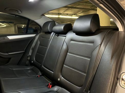 Used 2014 Volkswagen Jetta SE image 18