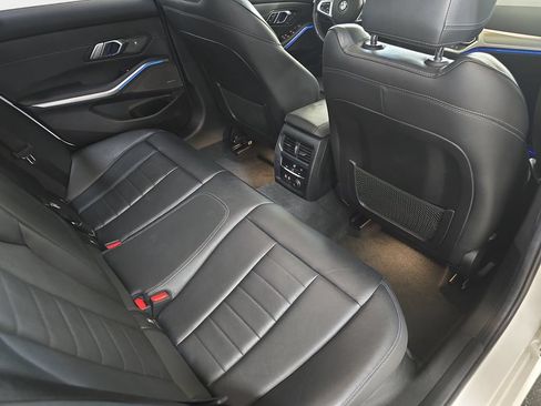 Used 2020 BMW 330i Sedan w/ M Sport Package RWD image 16