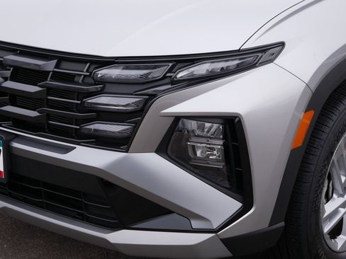 Certified 2025 Hyundai Tucson SE image 16