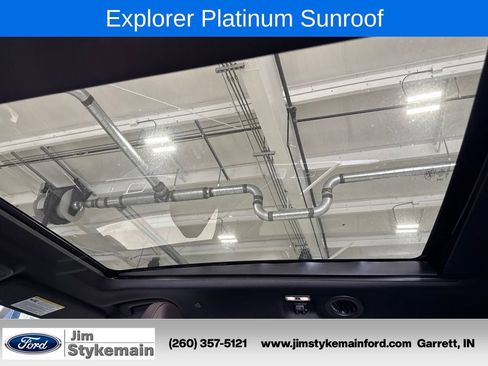Used 2026 Ford Explorer Platinum AWD/4WD image 3