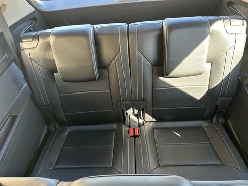 Used 2021 Volkswagen Atlas SE image 38