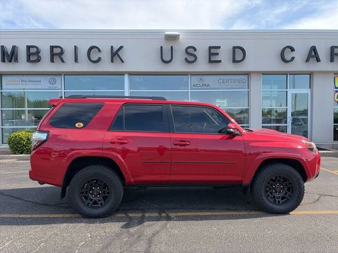 Used 2019 Toyota 4Runner TRD Off-Road Premium AWD/4WD image 9