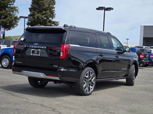 New 2026 Ford Expedition Max Platinum image 4
