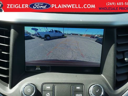 Used 2023 GMC Acadia SLT w/ LPO, Floor Liner Package AWD/4WD image 19