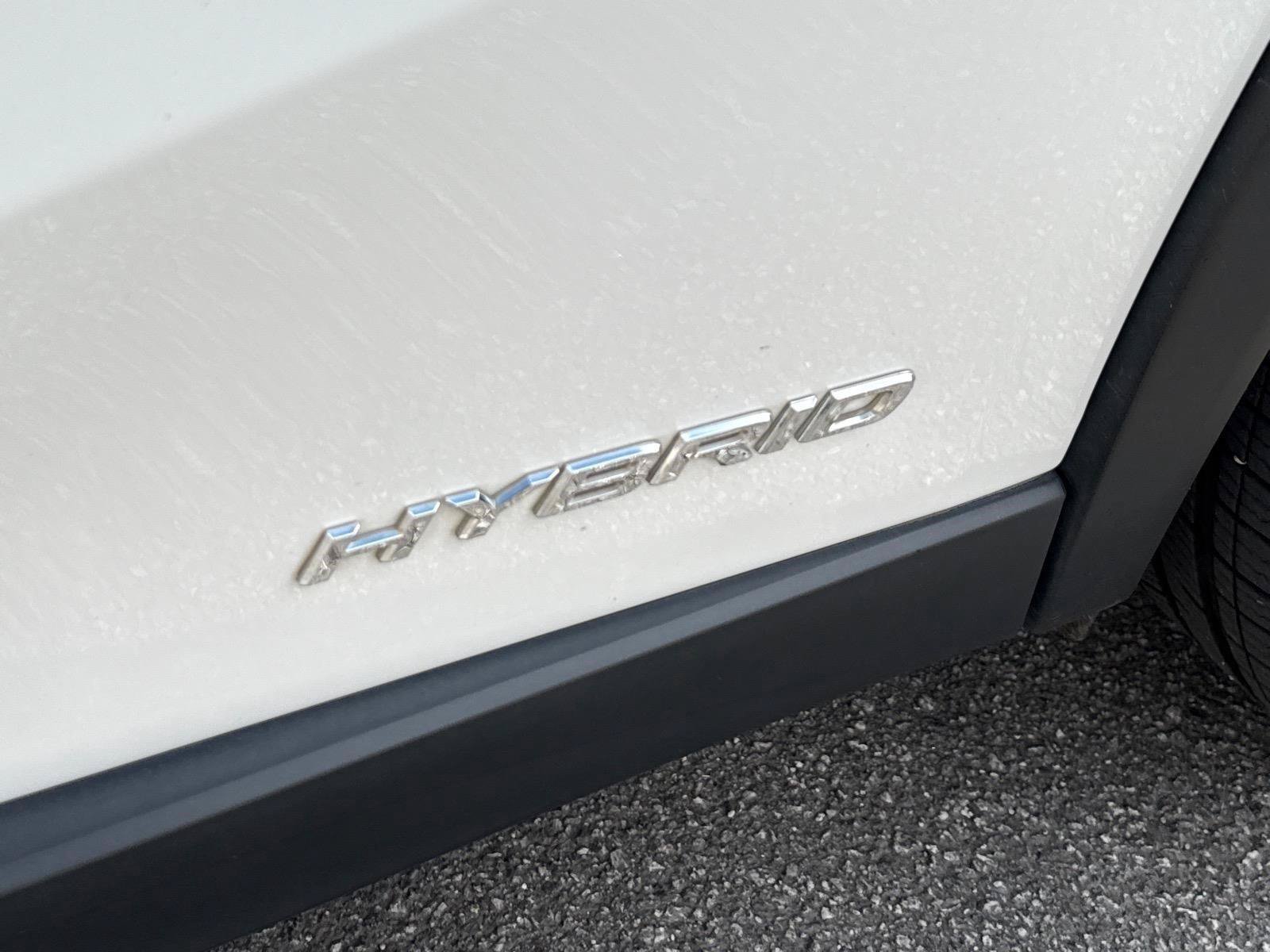 Used 2020 Lexus UX 250h w/ Premium Package AWD/4WD image 19
