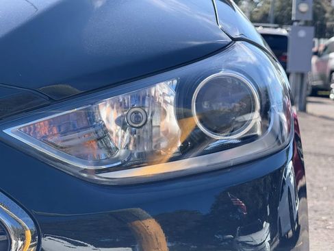 Used 2017 Hyundai Elantra Limited w/ Limited Tech Package 04 image 9