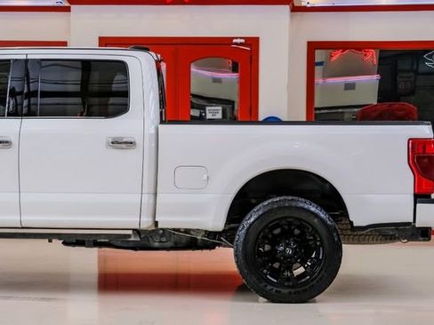 Used 2022 Ford F250 Platinum w/ FX4 Off-Road Package image 14