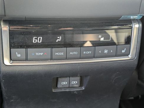 Used 2024 Lexus GX 550 w/ Accessory Package (Z1) image 17