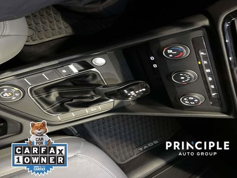 Certified 2022 Volkswagen Taos SE w/ Panoramic Sunroof Package image 24