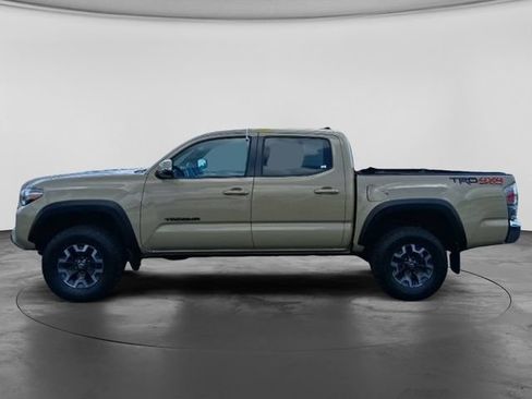 Used 2020 Toyota Tacoma TRD Off-Road AWD/4WD image 9