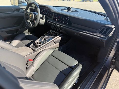 Used 2025 Porsche 911 Carrera GTS image 19