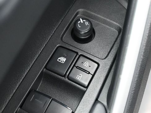 Certified 2025 Toyota Corolla Cross LE image 11