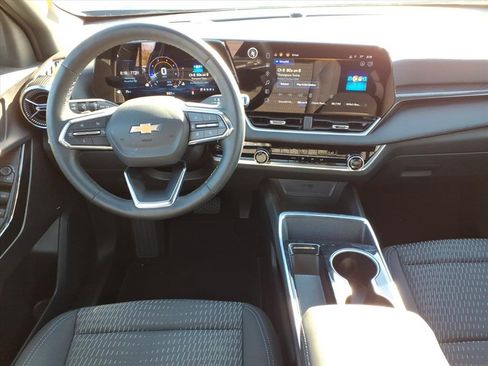 Used 2025 Chevrolet Equinox LT image 9