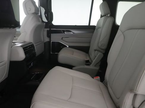 New 2026 Jeep Grand Wagoneer L Limited AWD/4WD image 31