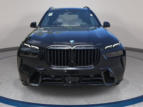 New 2026 BMW X7 xDrive40i w/ M Sport Package AWD/4WD image 2