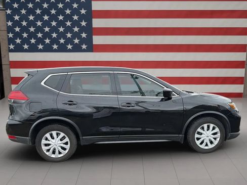 Used 2017 Nissan Rogue S FWD image 3