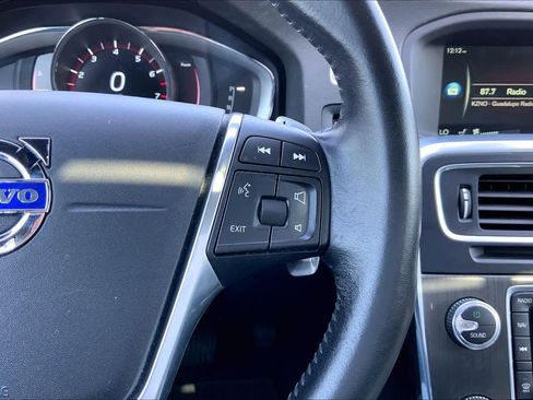 Used 2016 Volvo V60 T5 Premier w/ Convenience Package image 23