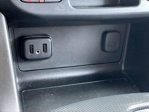 Used 2022 Chevrolet Colorado Z71 image 33