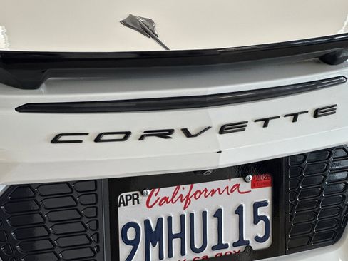 Used 2021 Chevrolet Corvette Stingray Premium Cpe w/ Z51 Performance Package image 19