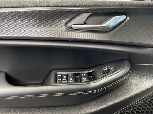 Certified 2024 Jeep Grand Cherokee Laredo X image 12