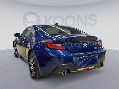 Used 2022 Toyota GR86 image 2
