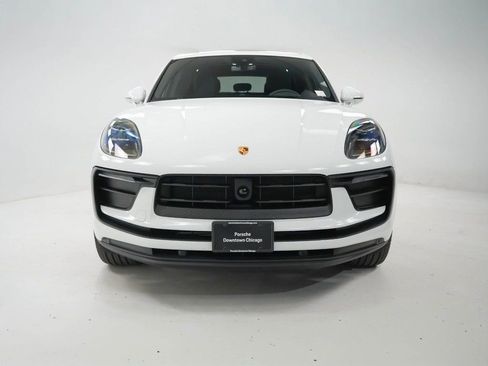 Certified 2025 Porsche Macan image 7