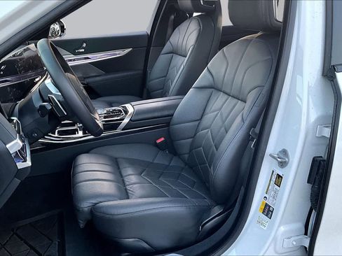 Used 2025 BMW i7 xDrive60 w/ M Sport Package RWD image 7