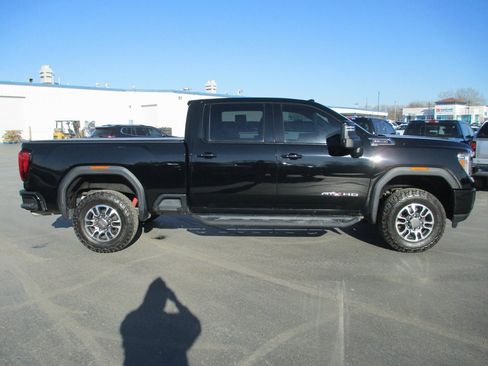 Used 2022 GMC Sierra 2500 AT4 w/ AT4 Preferred Package image 4