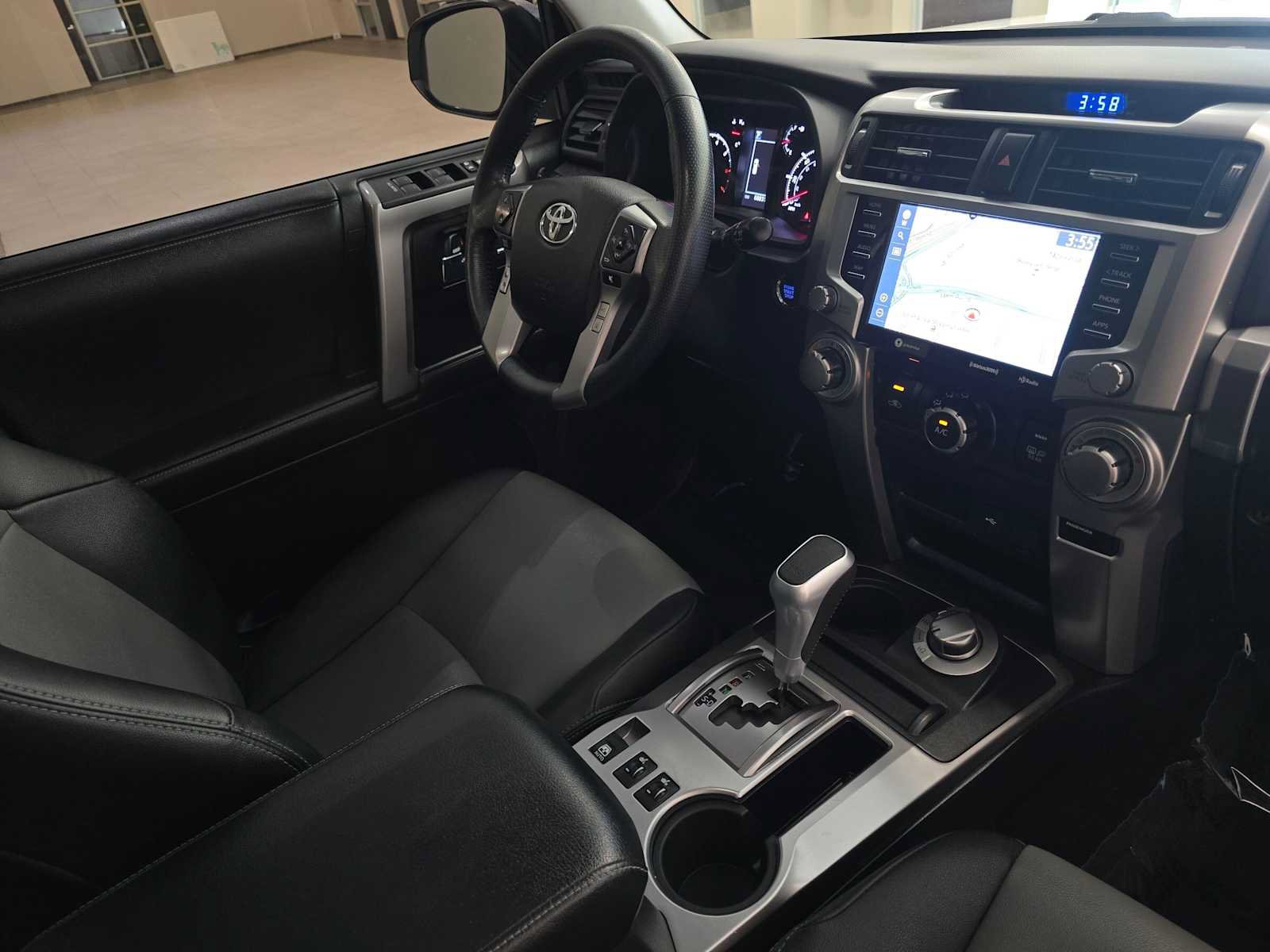 Used 2020 Toyota 4Runner SR5 Premium w/ Moonroof Package AWD/4WD image 30