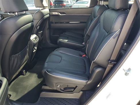Used 2024 Hyundai Palisade Limited image 13