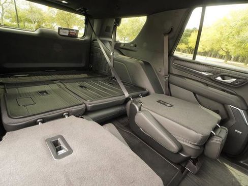Used 2024 GMC Yukon Denali w/ LPO, Floor Liner Package image 30