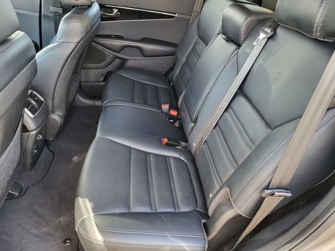 Used 2019 Kia Sorento EX image 9
