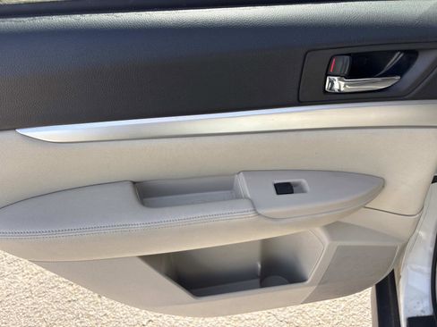 Used 2012 Subaru Outback 2.5i Premium w/ All-Weather Pkg image 31