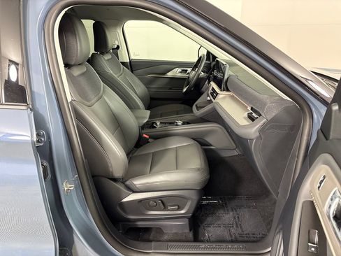New 2026 Ford Explorer Active w/ Active Comfort Package RWD image 5