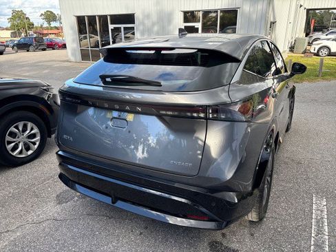 Used 2024 Nissan Ariya FWD image 9