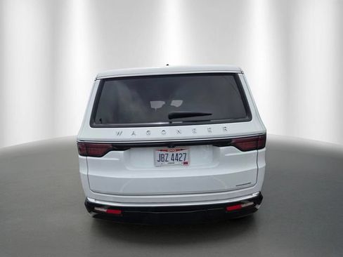 Used 2024 Jeep Wagoneer Series II w/ Flexible Seating Group AWD/4WD image 3