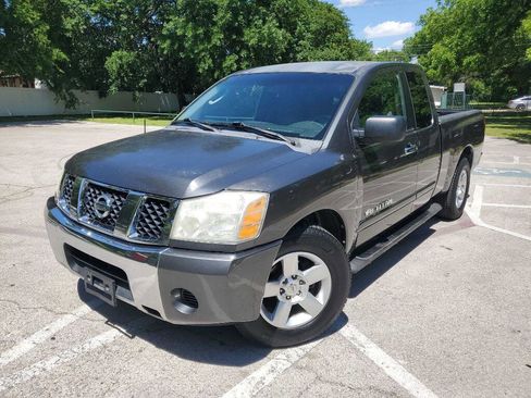 Used 2006 Nissan Titan SE image 2
