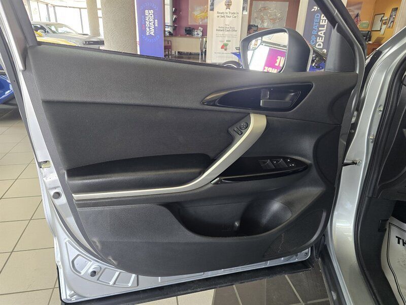 Used 2024 Mitsubishi Eclipse Cross LE AWD/4WD image 6