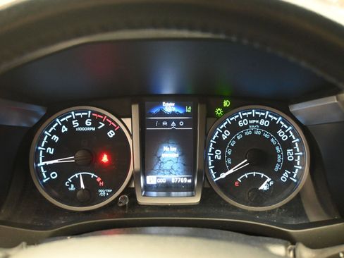 Used 2022 Toyota Tacoma SR5 image 10