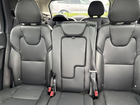 Used 2023 Volvo XC90 B5 Core w/ Protection Package Premier AWD/4WD image 25