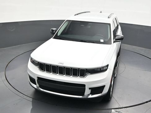 Used 2022 Jeep Grand Cherokee L Laredo w/ Luxury Tech Group I RWD image 24