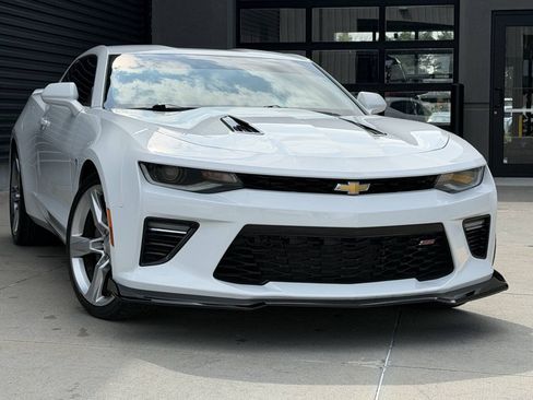 Used 2017 Chevrolet Camaro SS RWD image 5