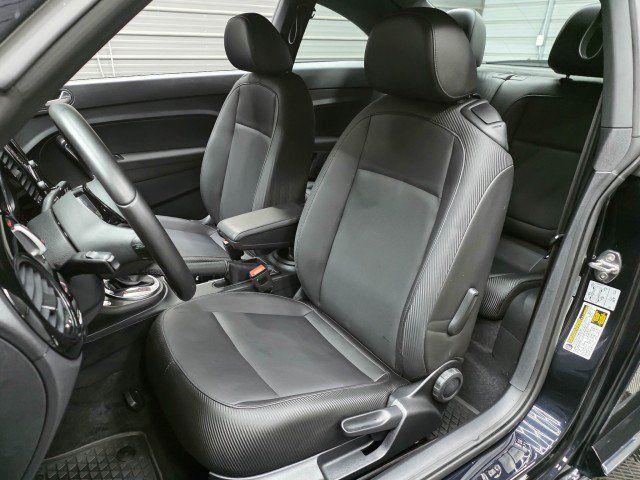 Used 2018 Volkswagen Beetle 2.0T S w/ Style & Comfort Package For S FWD image 13