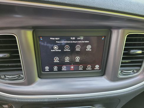 Used 2019 Dodge Charger SXT RWD image 15