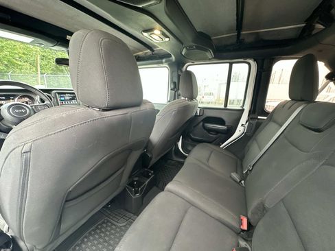 Used 2023 Jeep Wrangler Sport S image 17