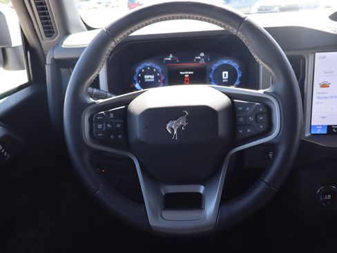 Used 2025 Ford Bronco Outer Banks AWD/4WD image 14