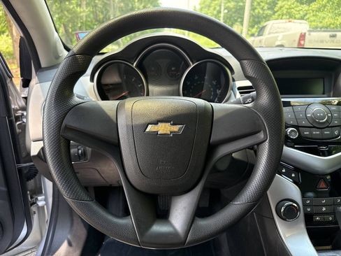 Used 2011 Chevrolet Cruze LS FWD image 21