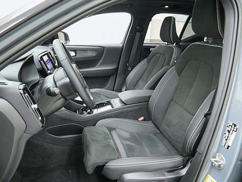 Certified 2023 Volvo XC40 Recharge Ultimate image 15